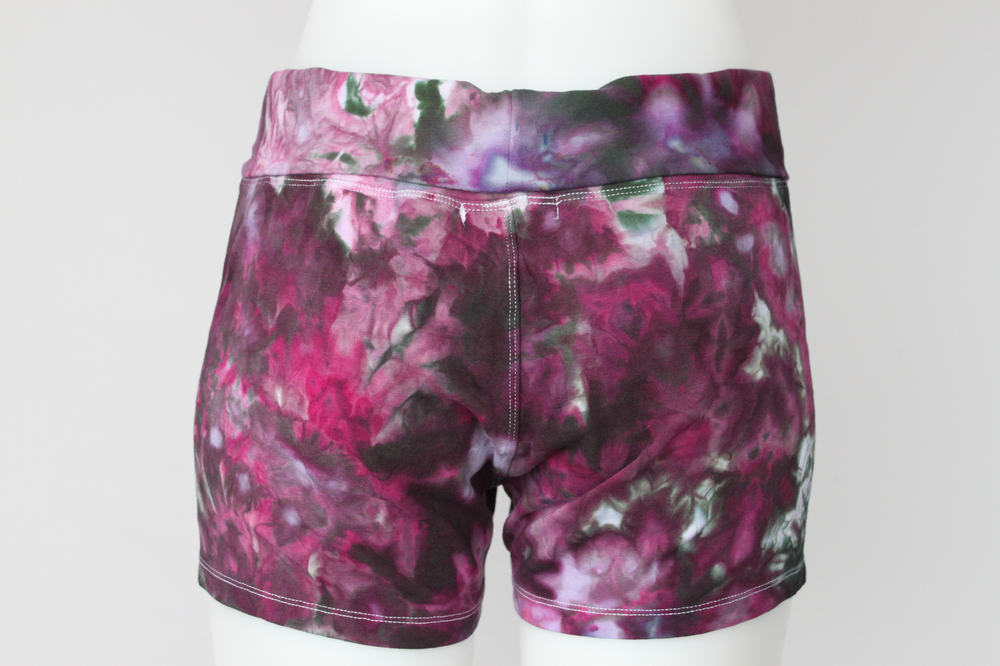 Yoga shorts size Large - Bing Cherry crinkle