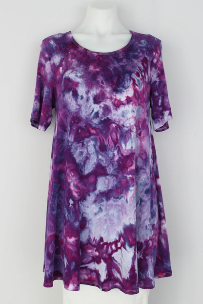 Short sleeve Tunic - size Large - Grape Splash crinkle