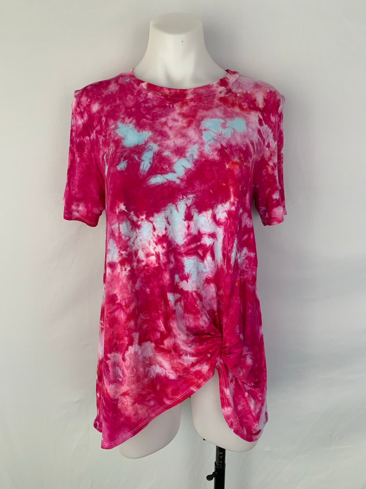 Knot front tunic short sleeve - size Medium - Pretty in Pink crinkle