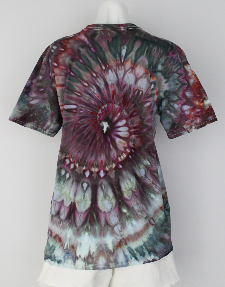 Men's t shirt size Medium - Nebula twist