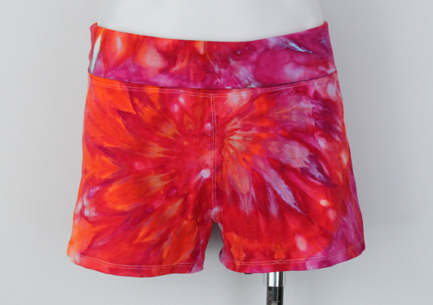 Yoga shorts size X Large - Sailor's Delight spiral