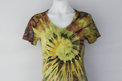 Ladies V neck t shirt size XS - Waterlilies twist